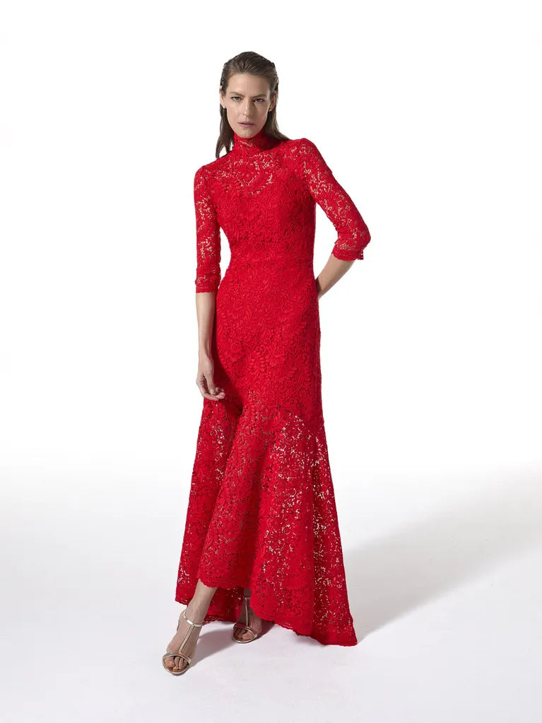 Rotes handbesticktes formelles Kleid